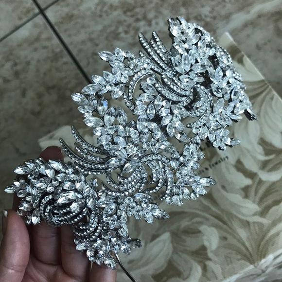 Custom crystal encrusted headpiece wedding - Picture 4 of 8